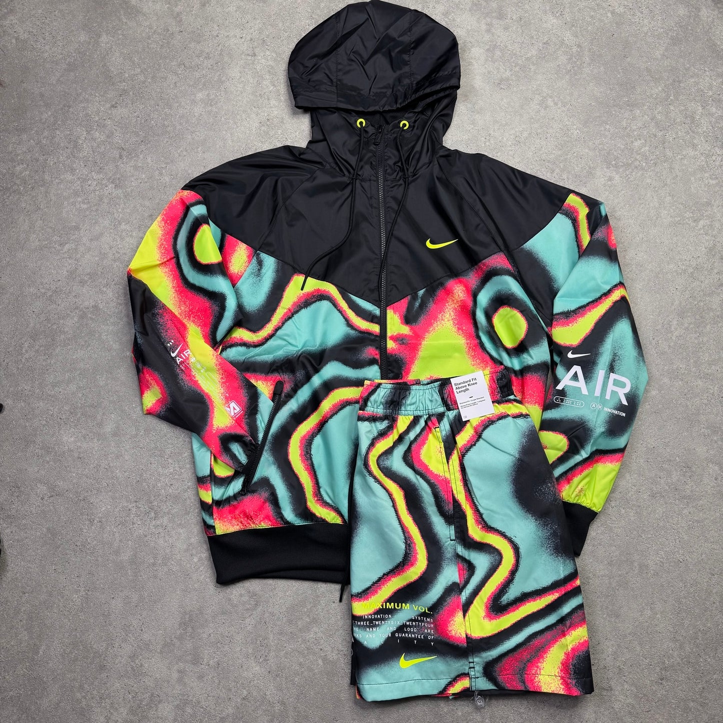 NIKE WINDBREAKER SET (MULTI-COLOR)